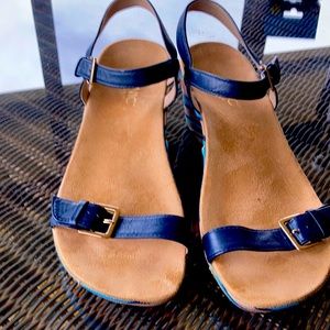 VIONIC Orthaheel Wedge Heels